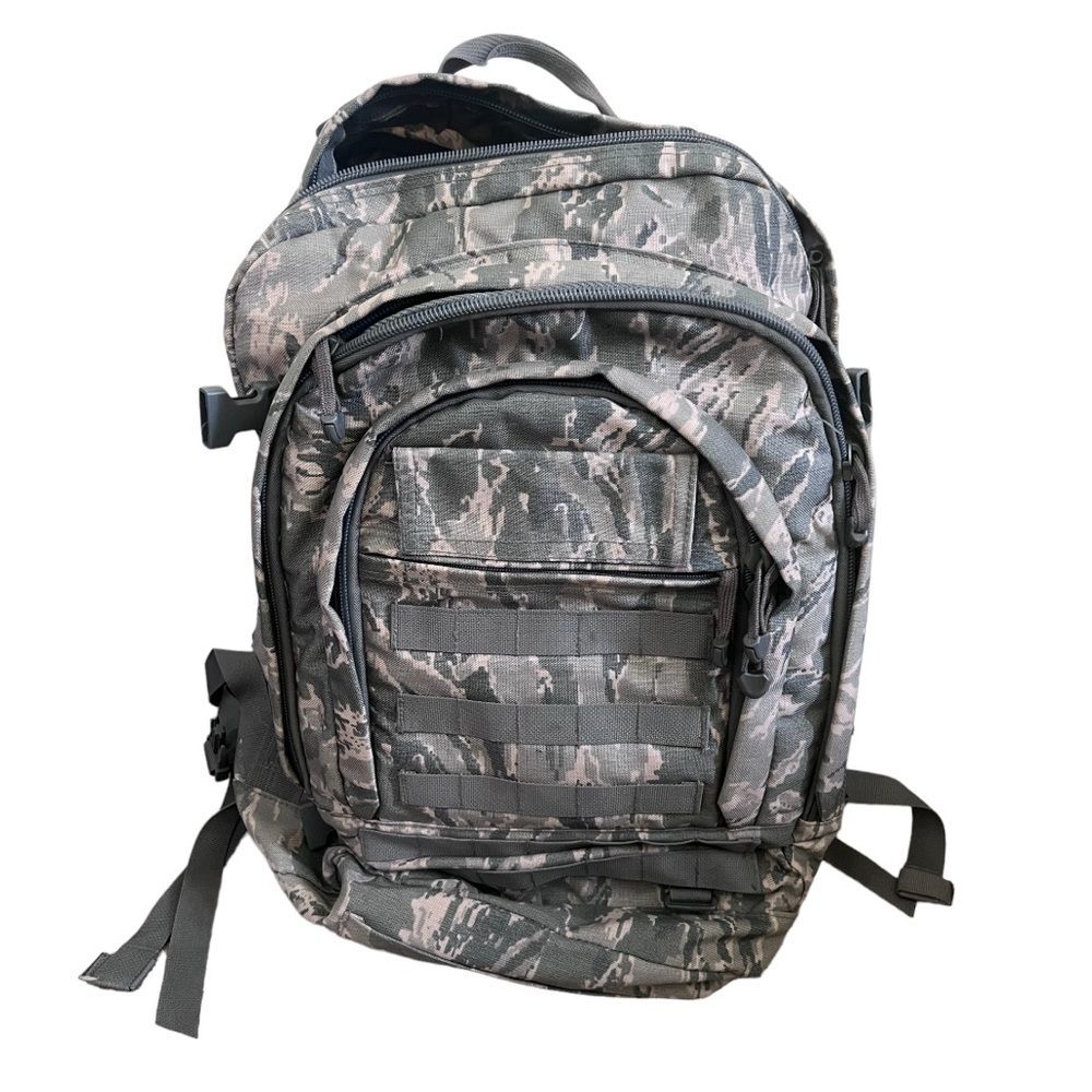 Bug out gear tactical backpack w toiletry bag